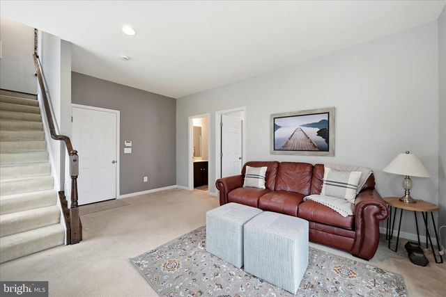 221 COBBLE STONE DR, Winchester, VA 22602