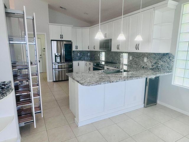 9360 Cove Point Circle, Boynton Beach, FL 33472