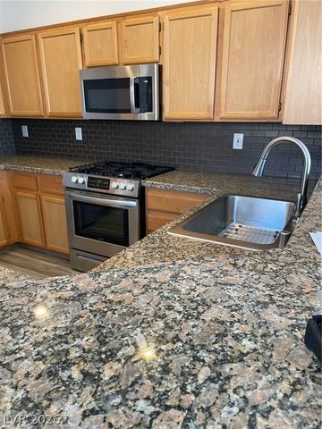 10200 Delray Beach Avenue 203, Las Vegas, NV 89129