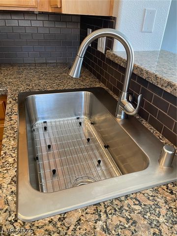 10200 Delray Beach Avenue 203, Las Vegas, NV 89129