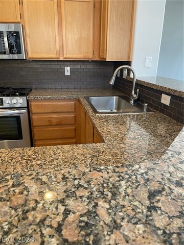 10200 Delray Beach Avenue 203, Las Vegas, NV 89129