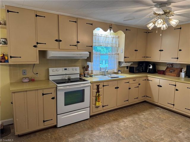 902 Elmhurst Street, Winston-salem, NC 27127