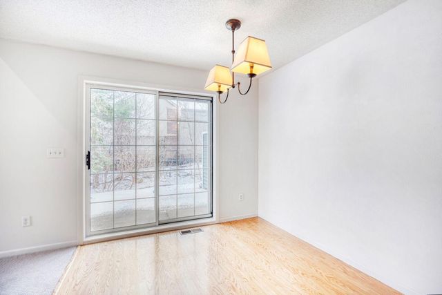 1790 Donegal Drive 5, Woodbury, MN 55125