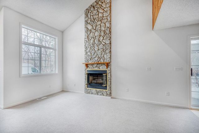 1790 Donegal Drive 5, Woodbury, MN 55125