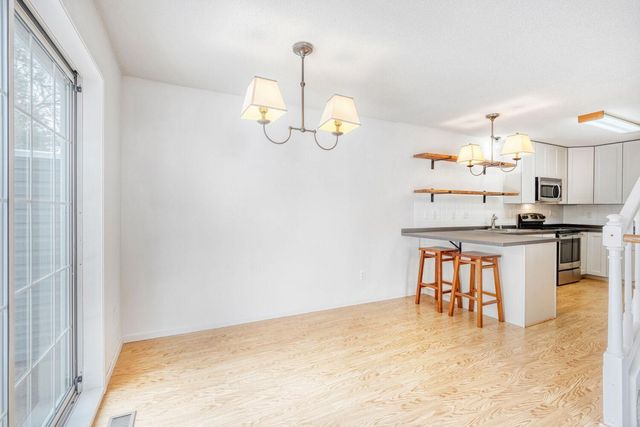 1790 Donegal Drive 5, Woodbury, MN 55125