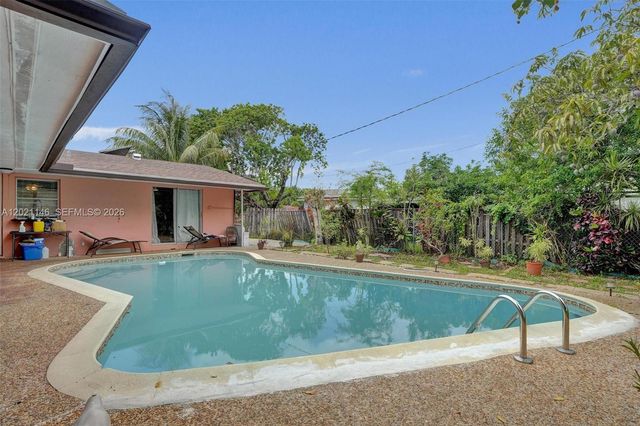 2460 NW 63rd Ter, Sunrise, FL 33313