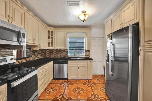2460 NW 63rd Ter, Sunrise, FL 33313