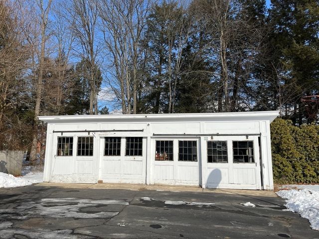 37 Cleveland Street, Greenfield, MA 01301
