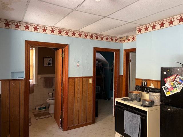 37 Cleveland Street, Greenfield, MA 01301