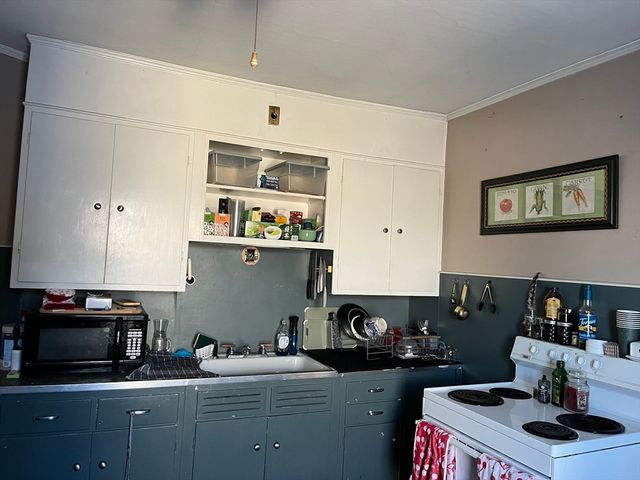 37 Cleveland Street, Greenfield, MA 01301