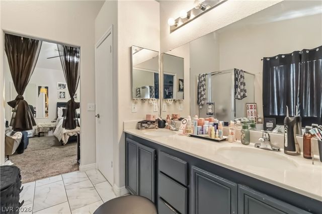 8561 Lost Gold Avenue, Las Vegas, NV 89129