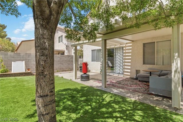 8561 Lost Gold Avenue, Las Vegas, NV 89129