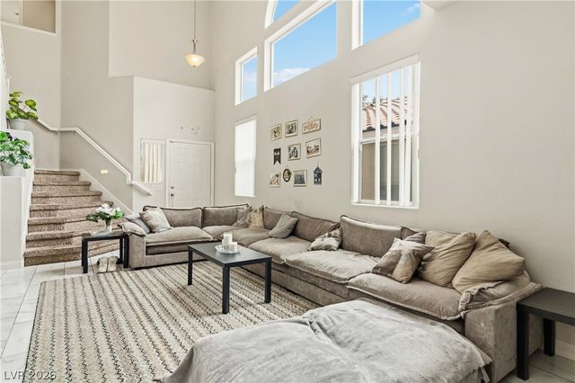 8561 Lost Gold Avenue, Las Vegas, NV 89129