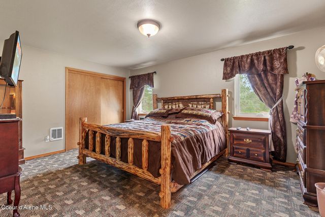 880 E Chilco RD, Rathdrum, ID 83858