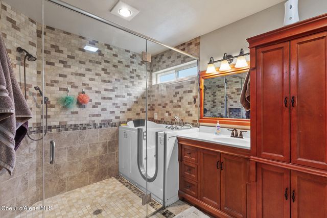 880 E Chilco RD, Rathdrum, ID 83858