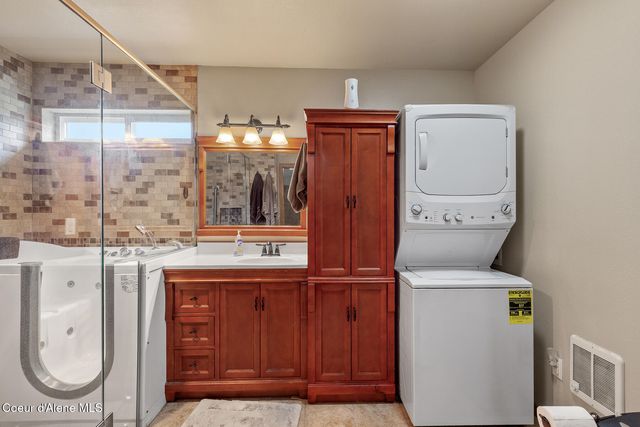 880 E Chilco RD, Rathdrum, ID 83858