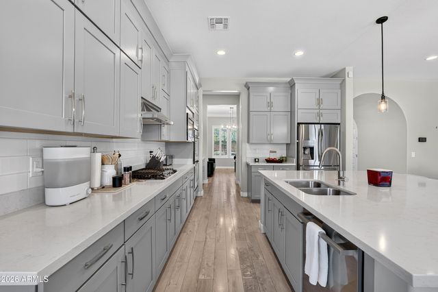 10730 E DIFFRACTION Avenue, Mesa, AZ 85212
