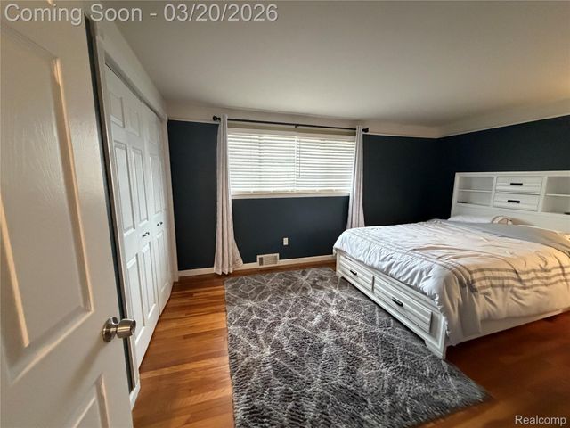 29126 Manchester Street, Westland, MI 48185