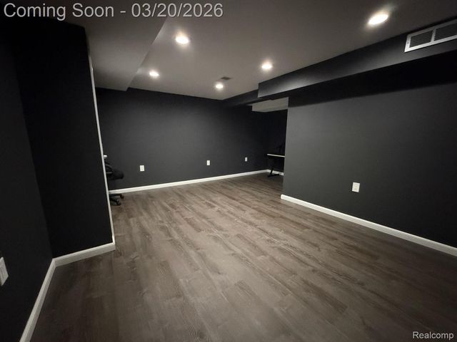 29126 Manchester Street, Westland, MI 48185