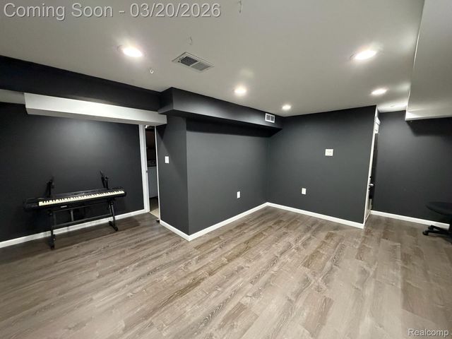 29126 Manchester Street, Westland, MI 48185