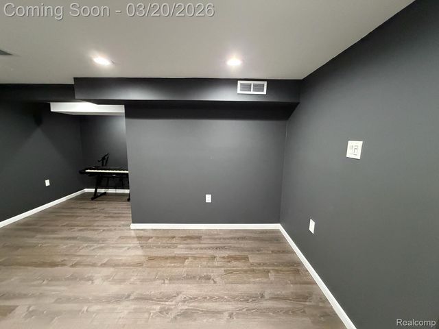 29126 Manchester Street, Westland, MI 48185