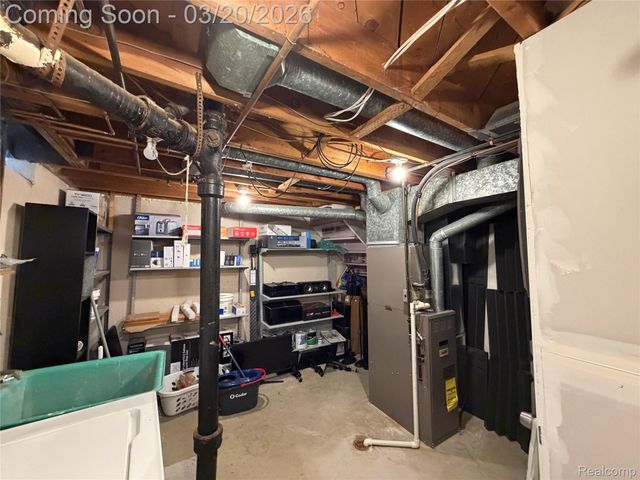 29126 Manchester Street, Westland, MI 48185