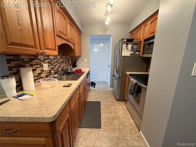 29126 Manchester Street, Westland, MI 48185