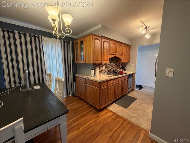 29126 Manchester Street, Westland, MI 48185