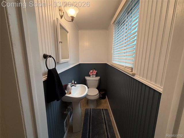 29126 Manchester Street, Westland, MI 48185