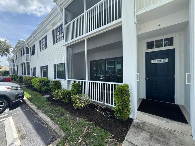 140 CYPRESS CLUB Drive 407, Pompano Beach, FL 33060
