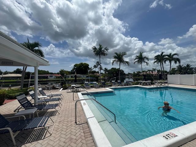 140 CYPRESS CLUB Drive 407, Pompano Beach, FL 33060