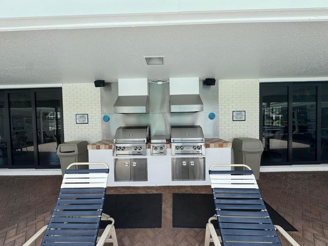 140 CYPRESS CLUB Drive 407, Pompano Beach, FL 33060