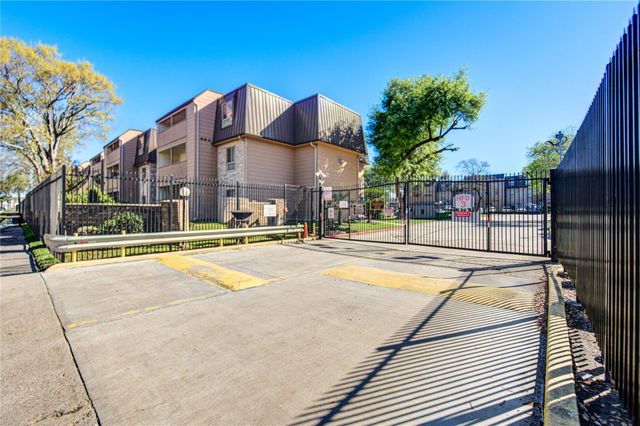 8519 Hearth Drive 28, Houston, TX 77054