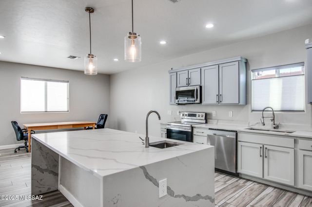 3304 E Elida Street, Tucson, AZ 85716