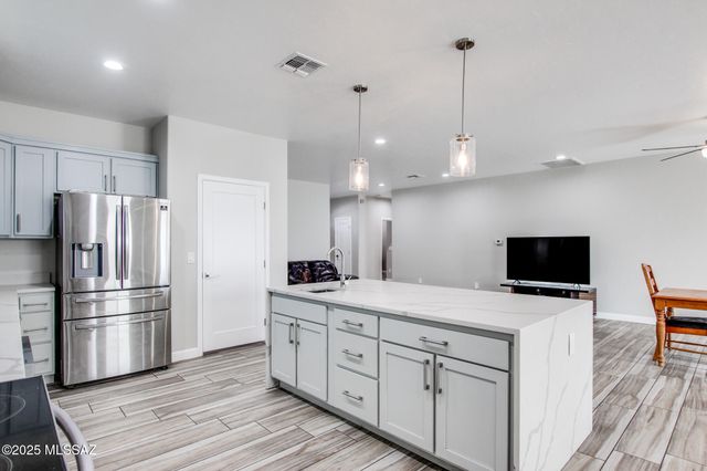 3304 E Elida Street, Tucson, AZ 85716