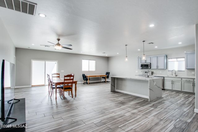 3304 E Elida Street, Tucson, AZ 85716