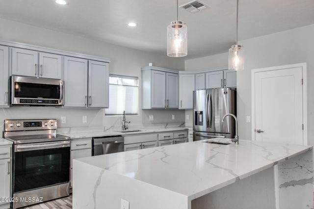 3304 E Elida Street, Tucson, AZ 85716