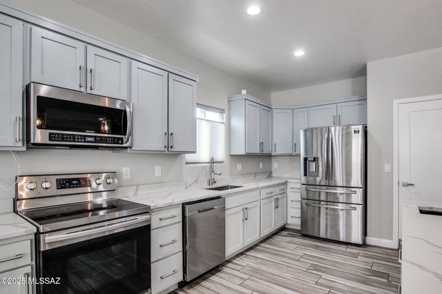 3304 E Elida Street, Tucson, AZ 85716