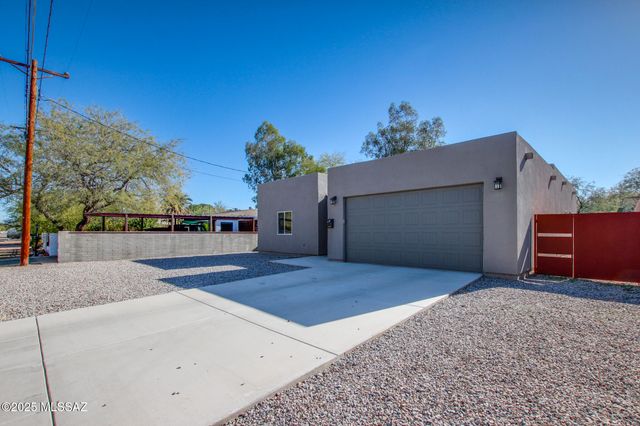 3304 E Elida Street, Tucson, AZ 85716
