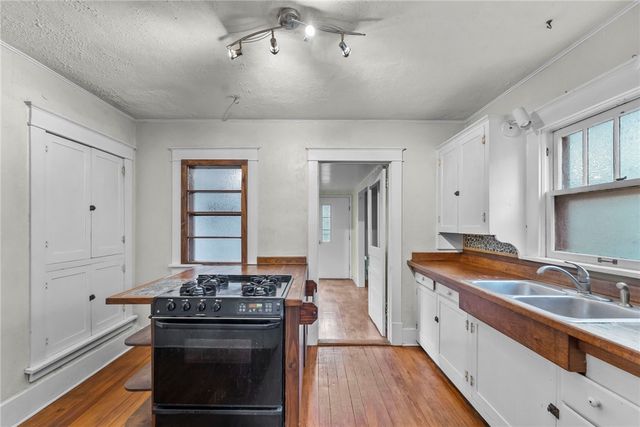 205 E Spring Street, Fayetteville, AR 72701