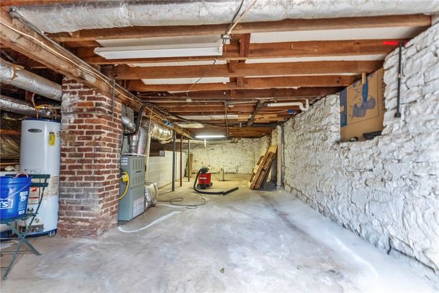 205 E Spring Street, Fayetteville, AR 72701