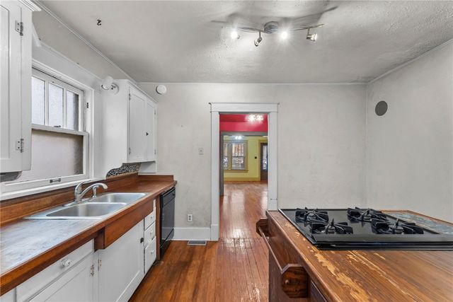 205 E Spring Street, Fayetteville, AR 72701