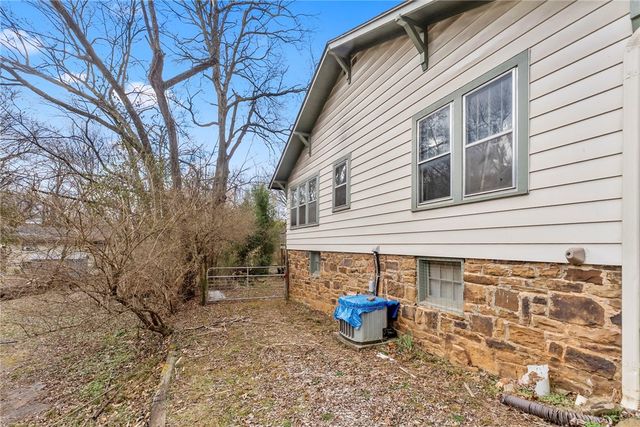 205 E Spring Street, Fayetteville, AR 72701