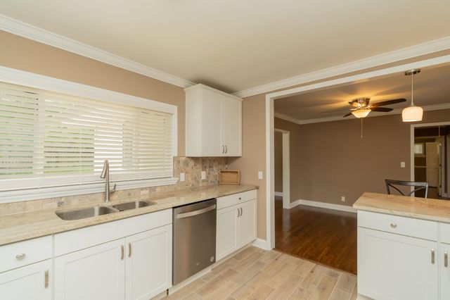 4214 Belvoir Drive, Chattanooga, TN 37412