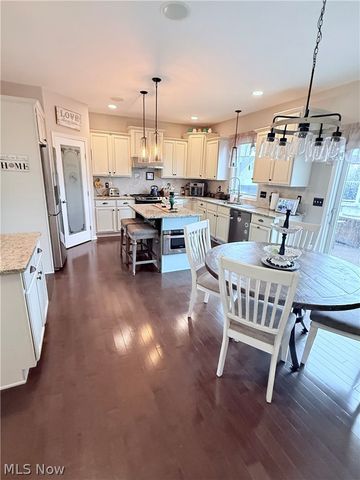 23201 Lakeridge Way, Columbia Station, OH 44028