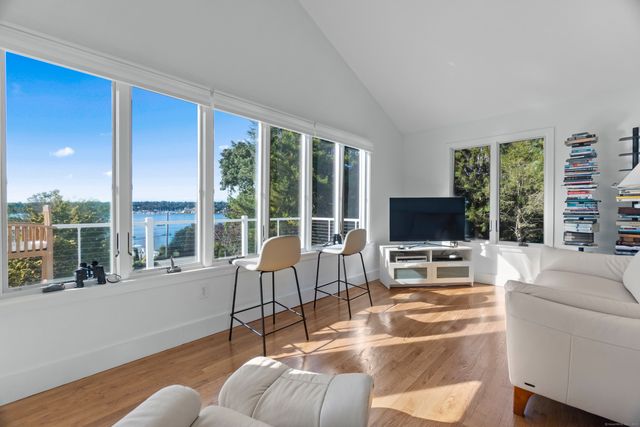 39 Gled Hill Street, Stonington, CT 06355