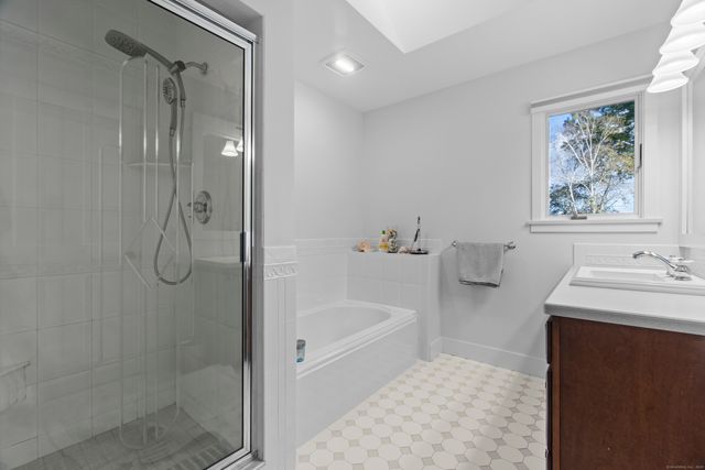 39 Gled Hill Street, Stonington, CT 06355