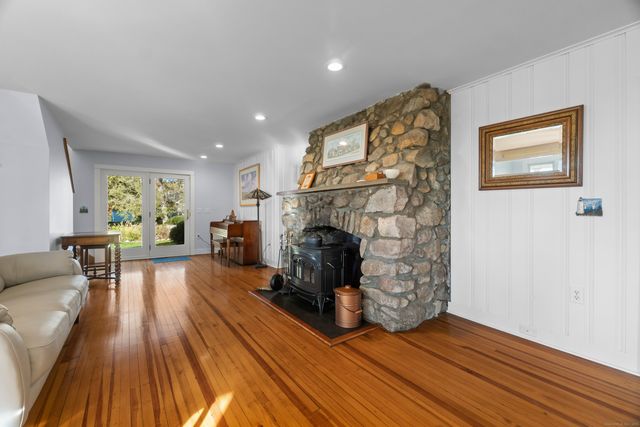 39 Gled Hill Street, Stonington, CT 06355
