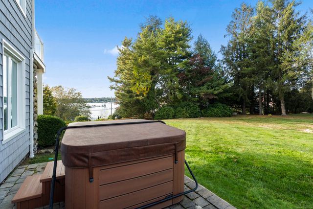 39 Gled Hill Street, Stonington, CT 06355