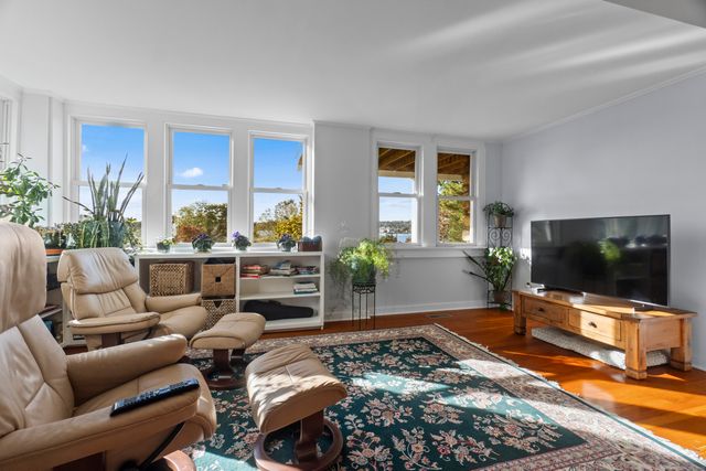 39 Gled Hill Street, Stonington, CT 06355